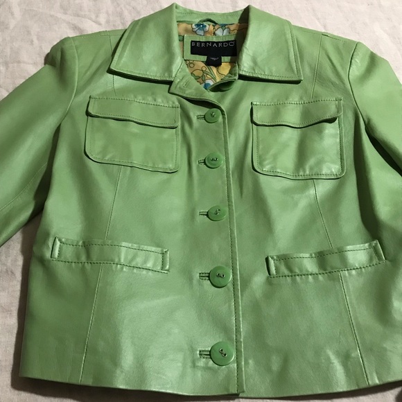 {⚡️SALE} BERNARDO 90’s Vtg Fitted Leather Button Down Cropped Jacket - Picture 2 of 12